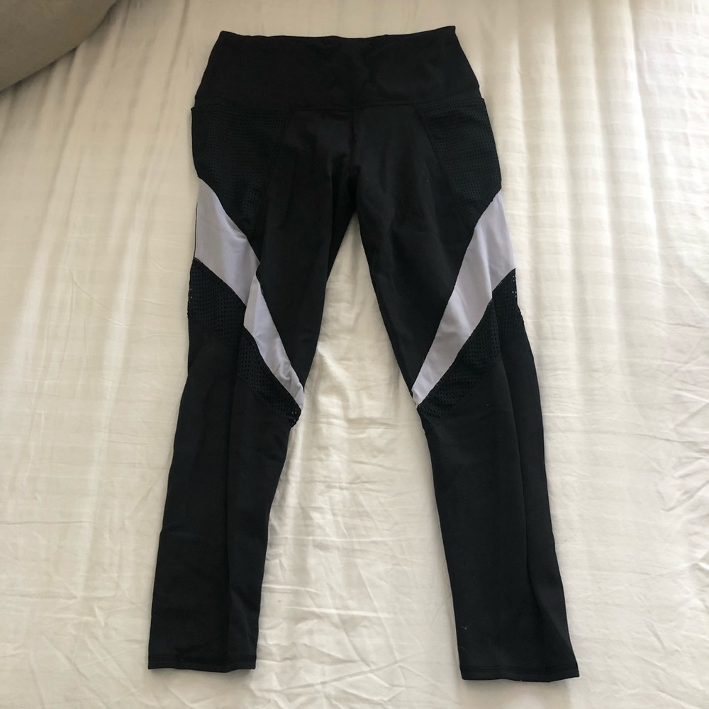 *SOLD* Acrovita Black/Navy Reversible Leggings w/Mesh- S